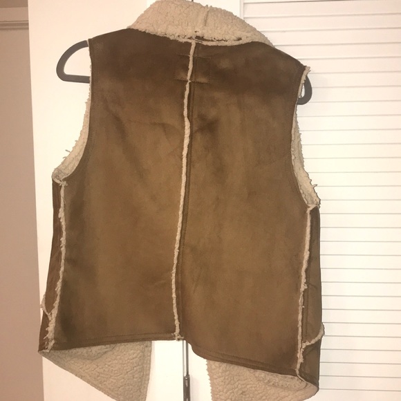 Sanctuary Shearling Suede Brown Vest. Size Medium - Picture 3 of 3